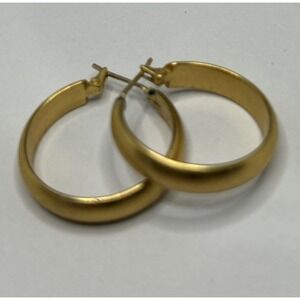 Vtg Monet Gold Tone Hoop Earrings Classic Designer Signed Round Hoops 1 inch